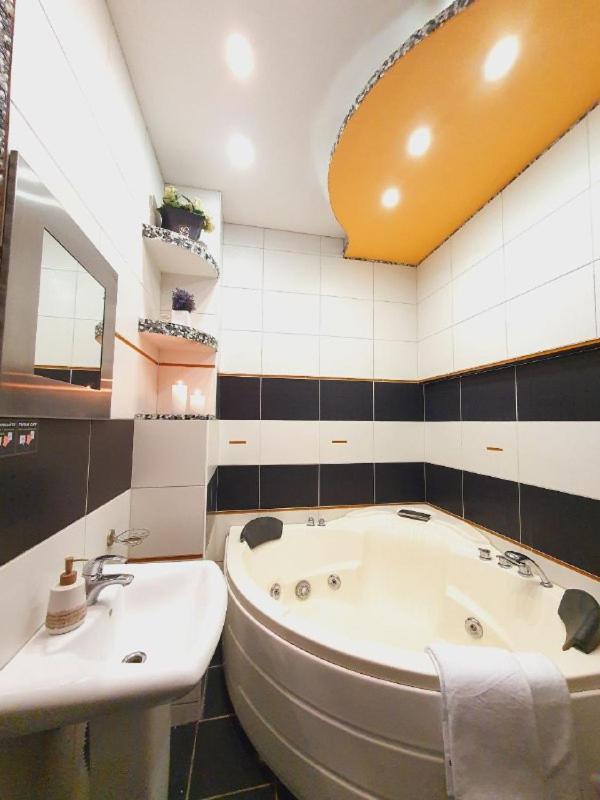 Inn Home Apartments-Olimpiysky Stadium Area Kiev Eksteriør billede